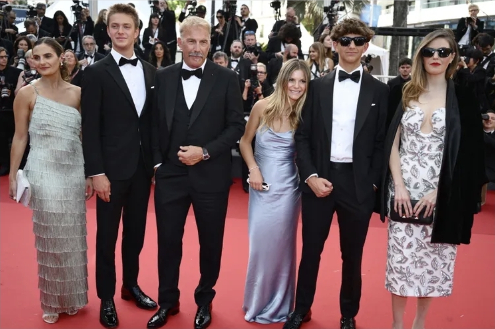 Kevin Costner’s 7 Kids: Everything to Know About the Actor’s Sons and Daughters