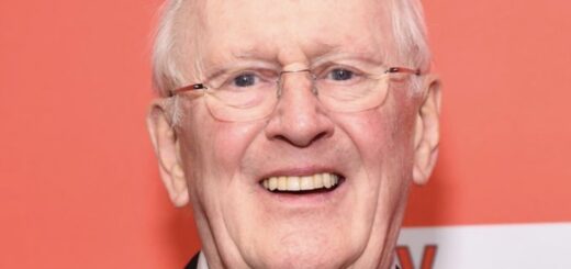 Heartbreaking: Blue Bloods Legend Len Cariou Passes Away!